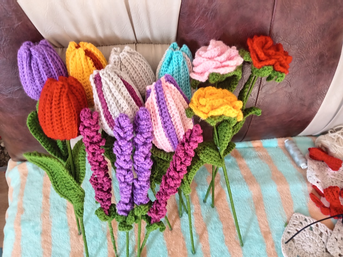 Flori crosetate - casă & stil de viață - accesorii pentru decorat casa - decorațiuni de masă și decorațiuni pentru rafturi - fețe de masă croșetate - Artynos.ro Flori crosetate - casă & stil de viață - accesorii pentru decorat casa - decorațiuni de masă și decorațiuni pentru rafturi - fețe de masă croșetate - Artynos.ro