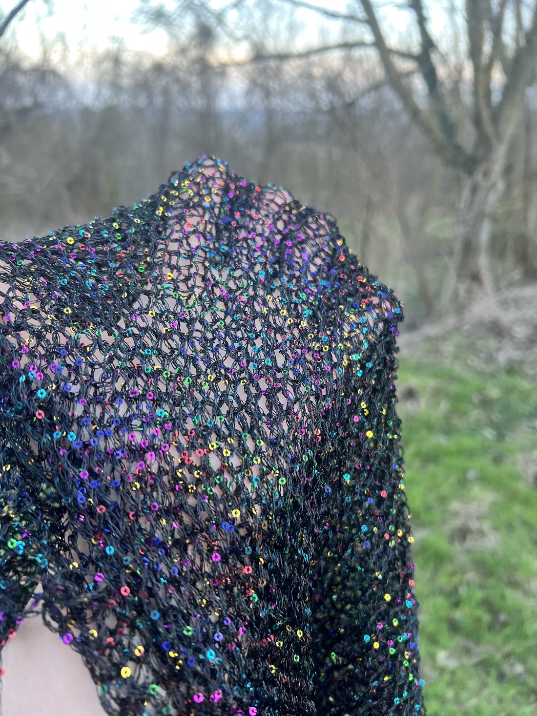Șal artizanal cu paiete � Accesoriu glam unic - îmbrăcăminte și modă - eșarfe, pălării, fularuri - șaluri - Artynos.ro