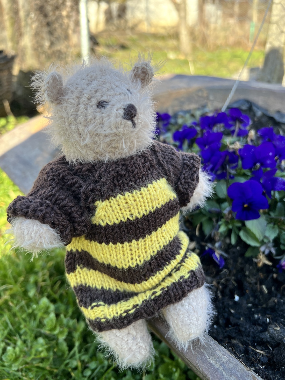 Misi, ursulețul-albinuță � jucărie artizanală unică � - jucării și echipamente pentru copii - plușuri - ursuleț de pluș - Artynos.ro