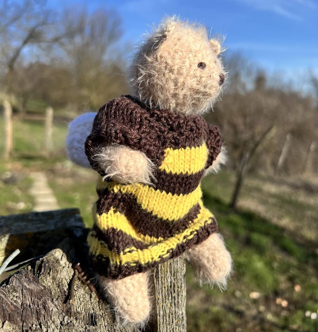 Misi, ursulețul-albinuță � jucărie artizanală unică � - jucării și echipamente pentru copii - plușuri - ursuleț de pluș - Artynos.ro