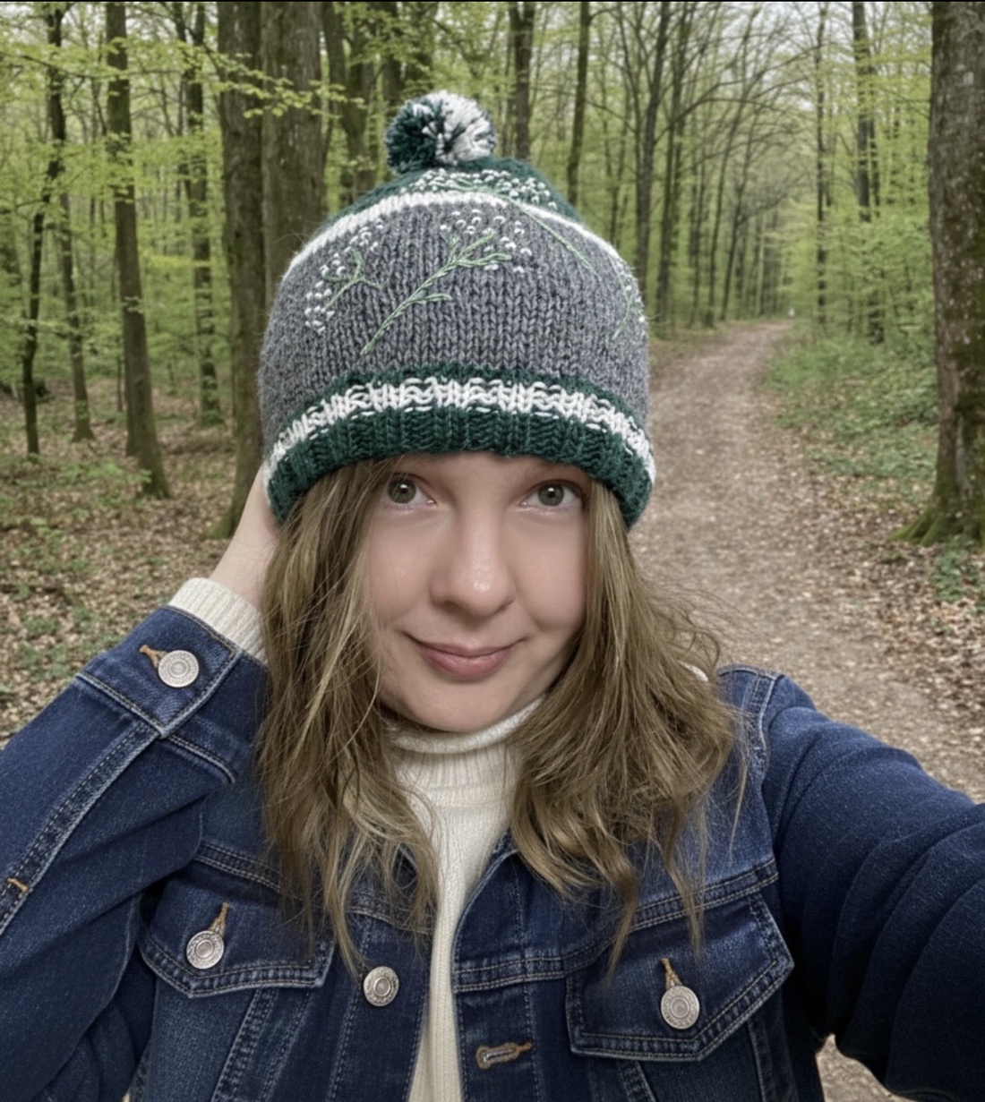 Căciulă de damă din lână, tricotată manual - îmbrăcăminte și modă - eșarfe, pălării, fularuri - căciulă - Artynos.ro