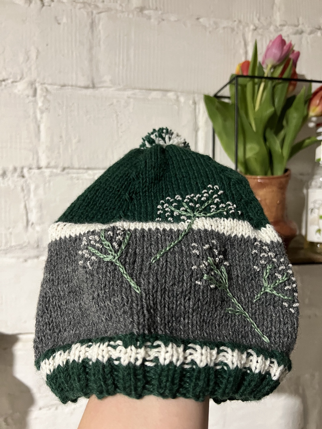 Căciulă de damă din lână, tricotată manual - îmbrăcăminte și modă - eșarfe, pălării, fularuri - căciulă - Artynos.ro