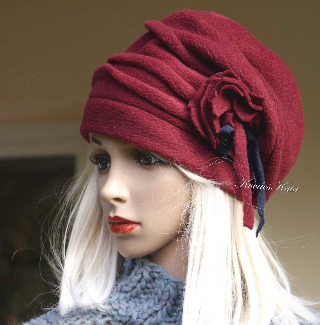 BIJOU - sikkes polár beret-sapka / bordó - îmbrăcăminte și modă - eșarfe, pălării, fularuri - căciulă - Artynos.ro