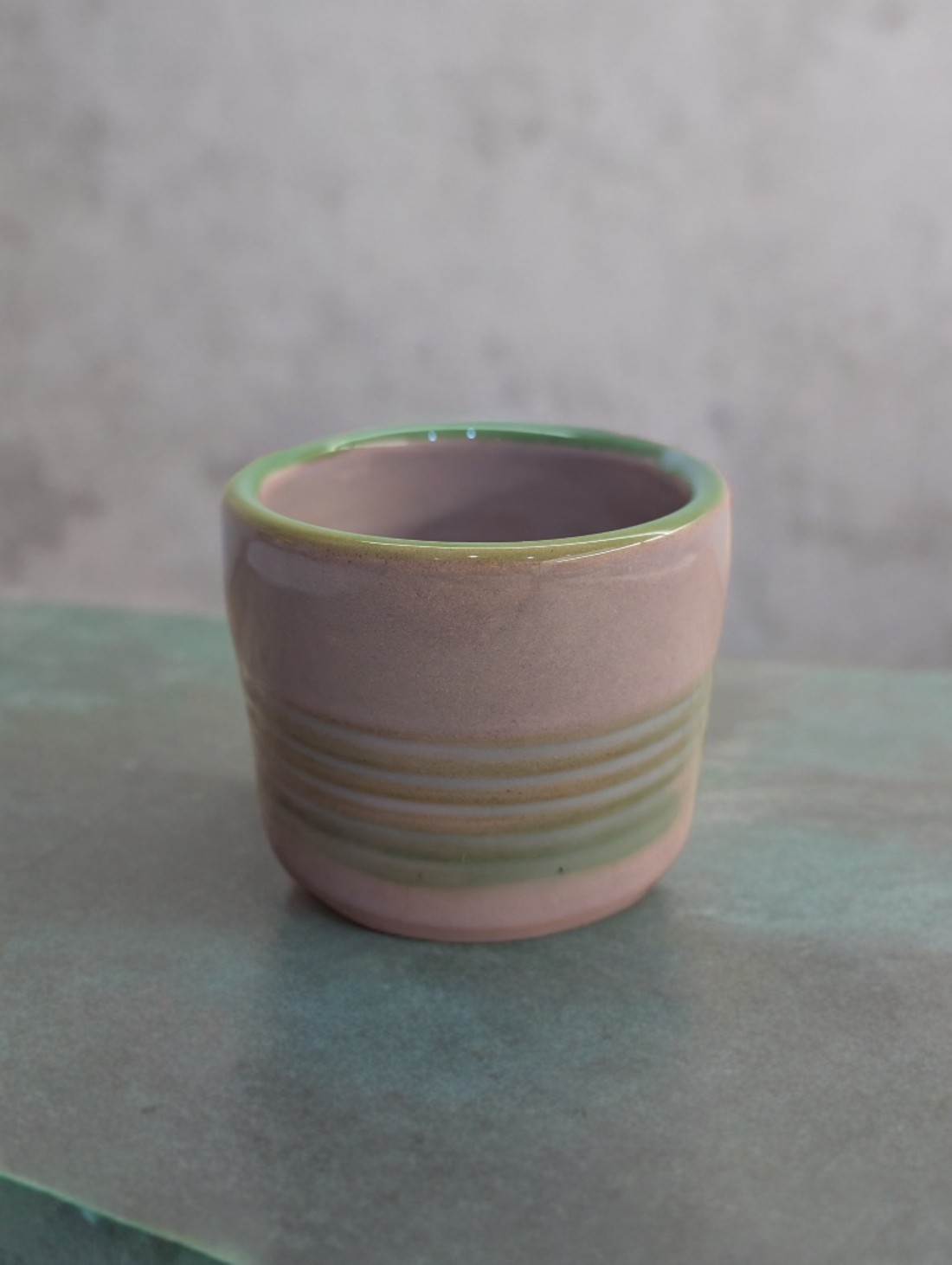 Ghiveci de flori din ceramică - - Artynos.ro Ghiveci de flori din ceramică - - Artynos.ro