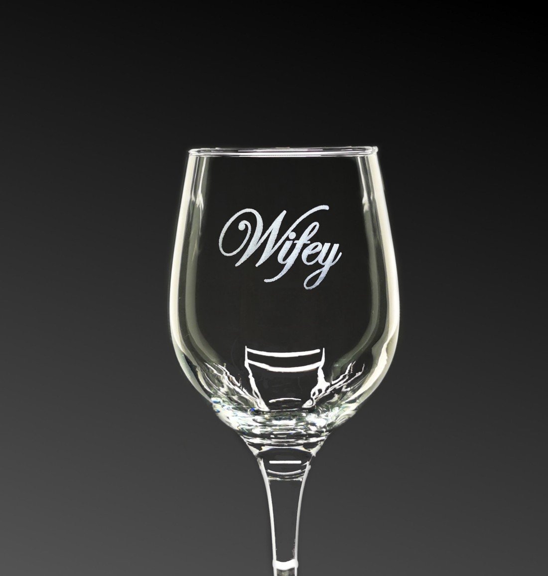 Sticlă gravată cu inscripția Hubby și Wifey -  - Artynos.ro