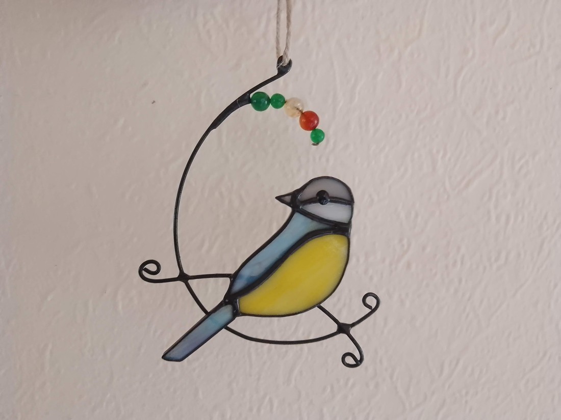 BLUE CINEGE pe o ramură de copac TIFFANY Suncatcher / fereastră decor pentru iubitorii de natură - casă & stil de viață - accesorii pentru decorat casa - decorațiuni de geam și decorațiuni de ușă - decor ferestre și autocolant pentru geam - Artynos.ro BLUE CINEGE pe o ramură de copac TIFFANY Suncatcher / fereastră decor pentru iubitorii de natură - casă & stil de viață - accesorii pentru decorat casa - decorațiuni de geam și decorațiuni de ușă - decor ferestre și autocolant pentru geam - Artynos.ro