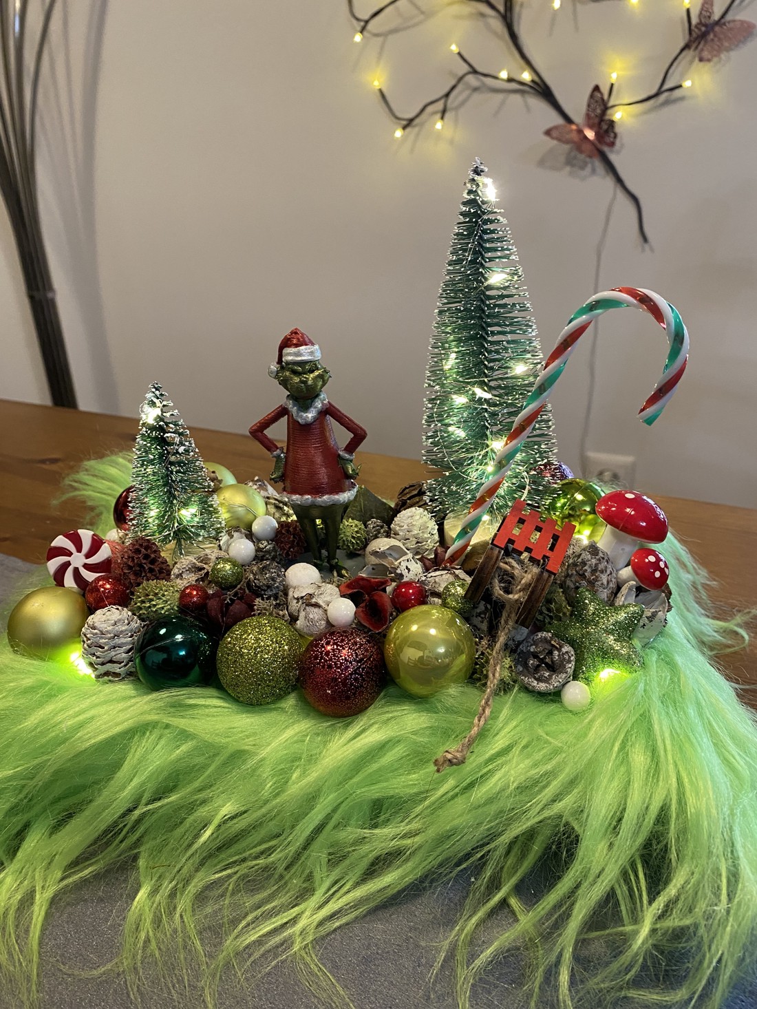 Decorațiuni de Crăciun pentru masa lui Grinch  -  - Artynos.ro