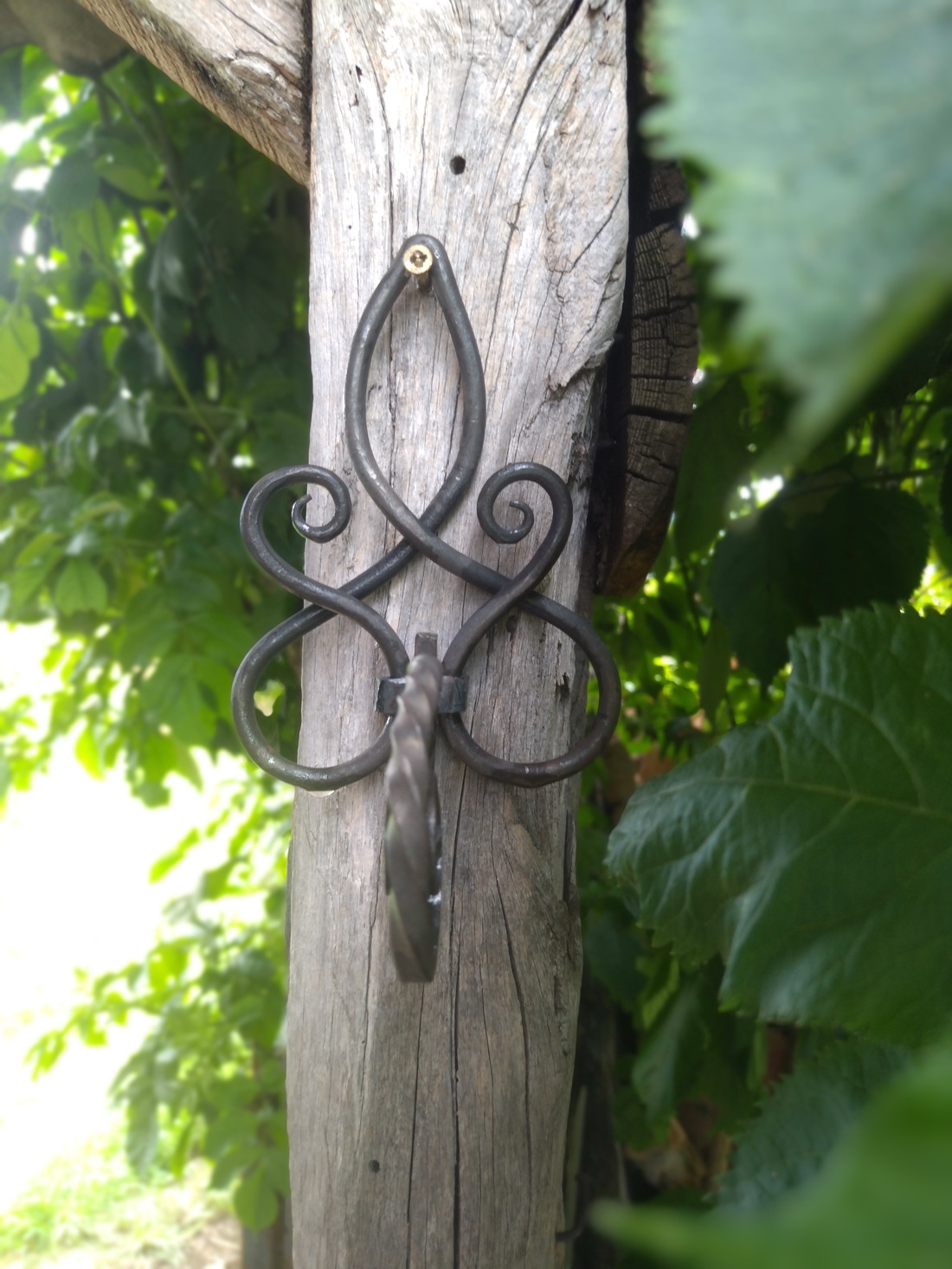 Cuier de perete din fier forjat - casă & stil de viață - accesorii pentru casă și grădină - decorațiuni exterioare și de grădină - Artynos.ro