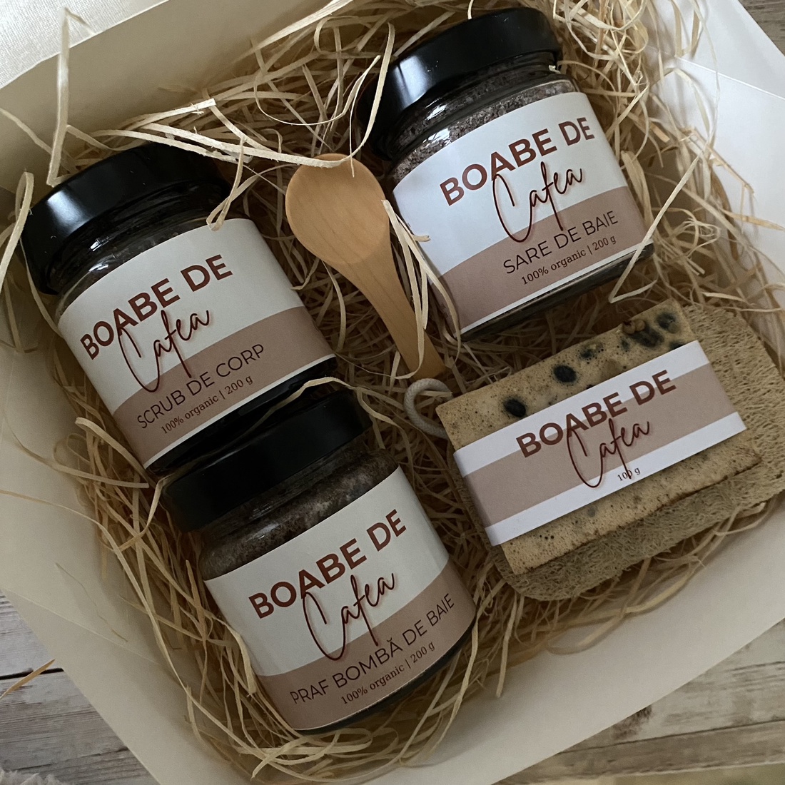 Set cadou SPA pentru baie, cu aromă de cafea - baie și frumusețe - accesorii de îngrijire personală - loțiune de corp, unt de corp - Artynos.ro Set cadou SPA pentru baie, cu aromă de cafea - baie și frumusețe - accesorii de îngrijire personală - loțiune de corp, unt de corp - Artynos.ro