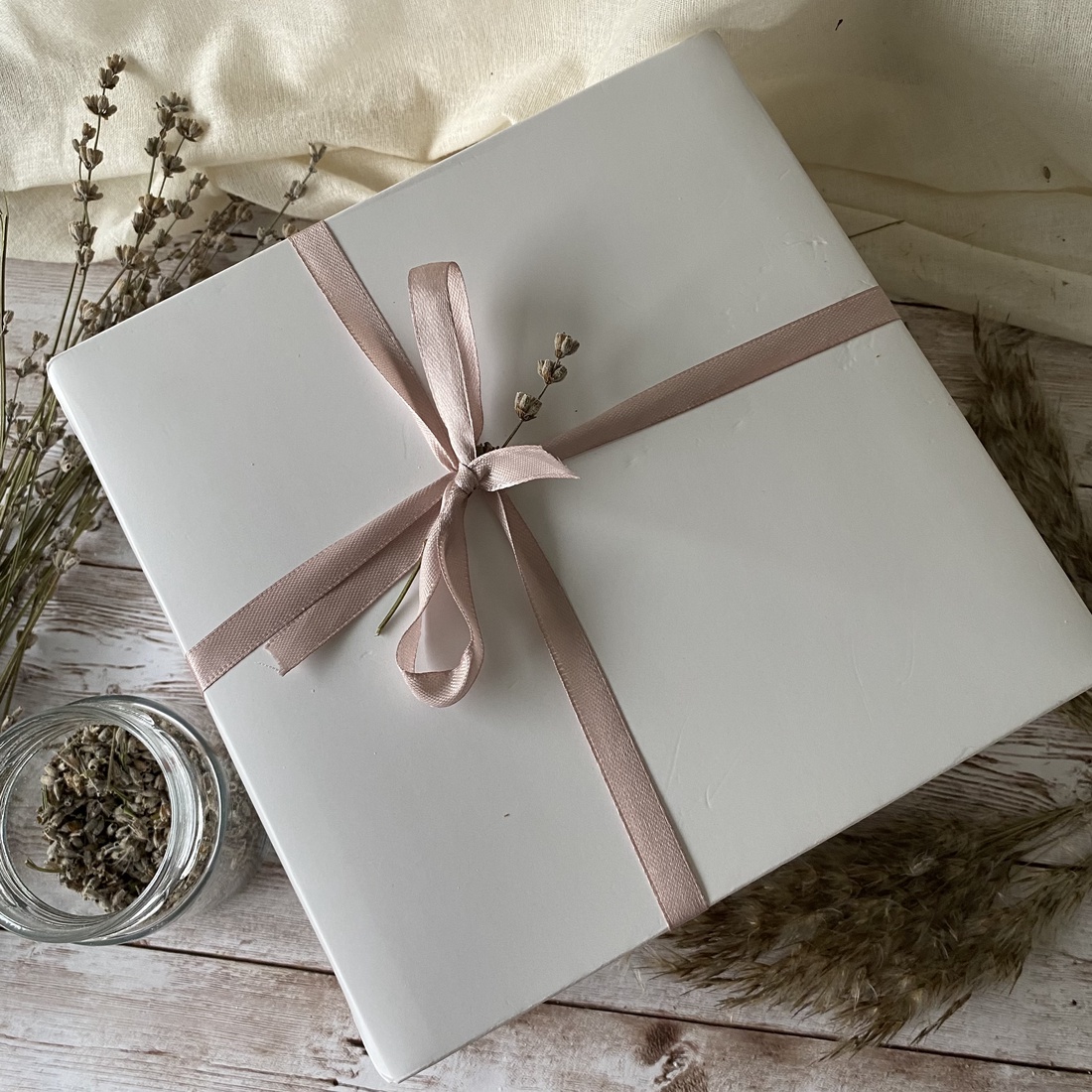 Set cadou SPA pentru baie, cu aromă de lavandă - baie și frumusețe - accesorii de îngrijire personală - produse speciale pentru îngrijirea pielii - Artynos.ro Set cadou SPA pentru baie, cu aromă de lavandă - baie și frumusețe - accesorii de îngrijire personală - produse speciale pentru îngrijirea pielii - Artynos.ro