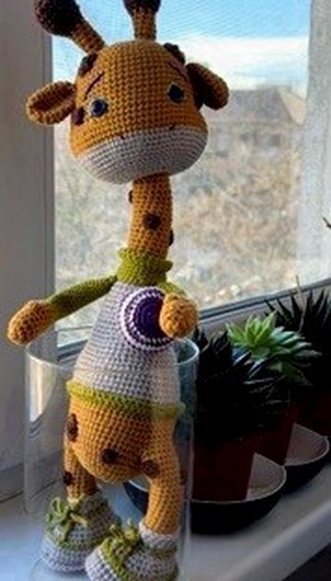 Girafa microbistă - jucării și echipamente pentru copii - plușuri - girafă de pluș - Artynos.ro