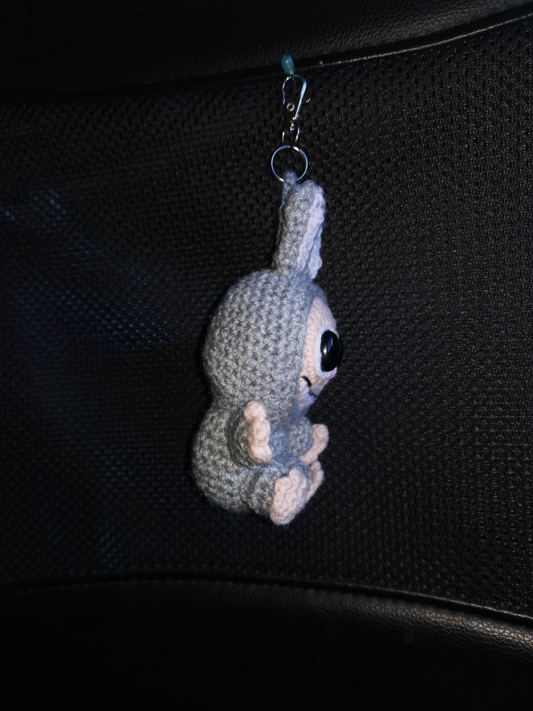 Breloc Labubu  realizat manual cu drag  - genți și portofele - accesorii genți - breloc - Artynos.ro