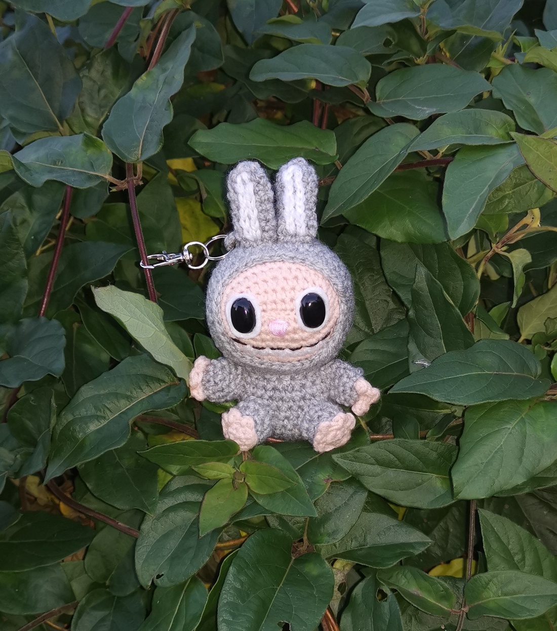 Breloc Labubu  realizat manual cu drag  - genți și portofele - accesorii genți - breloc - Artynos.ro