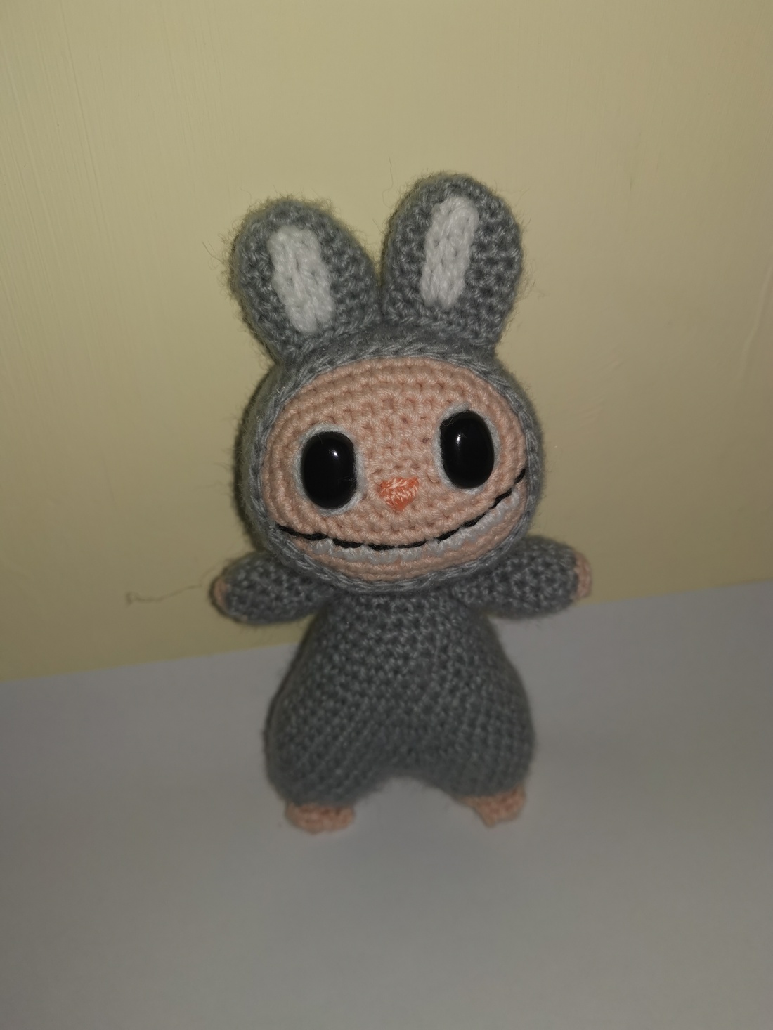 Breloc Labubu  realizat manual cu drag  - genți și portofele - accesorii genți - breloc - Artynos.ro