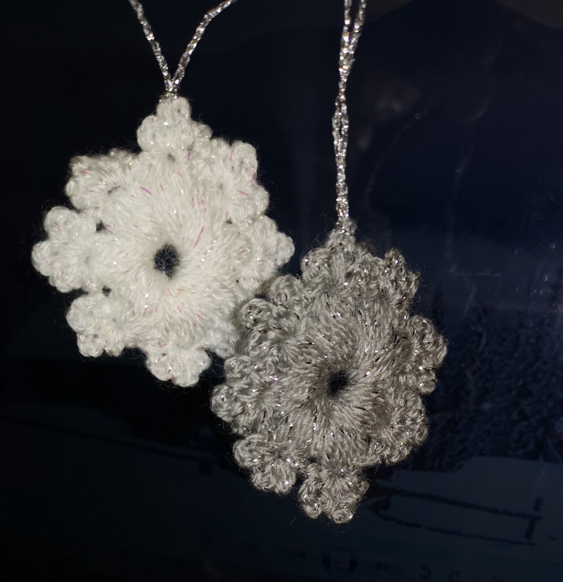 Ornamente (15 buc)croșetate pentru brad de Crăciun  decorațiuni handmade vesele - crăciun - decorațiuni de crăciun de casă - globuri de crăciun - Artynos.ro