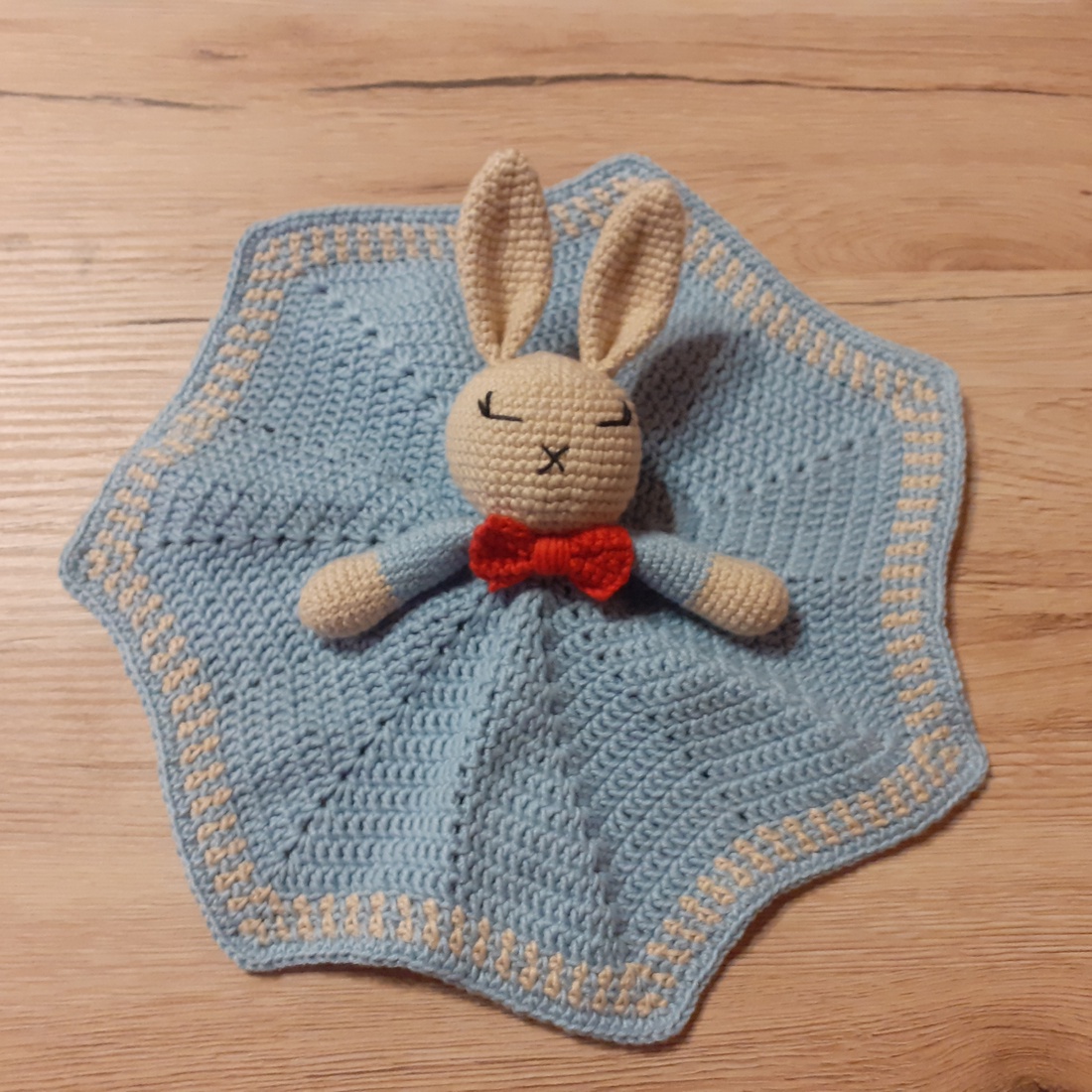 Păturică de somn iepurică - jucării și echipamente pentru copii - plușuri - figurine de pluș - Artynos.ro Păturică de somn iepurică - jucării și echipamente pentru copii - plușuri - figurine de pluș - Artynos.ro