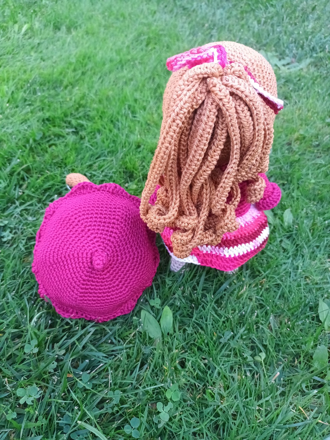 Autumn Rose, păpușă croșetată -  - Artynos.ro