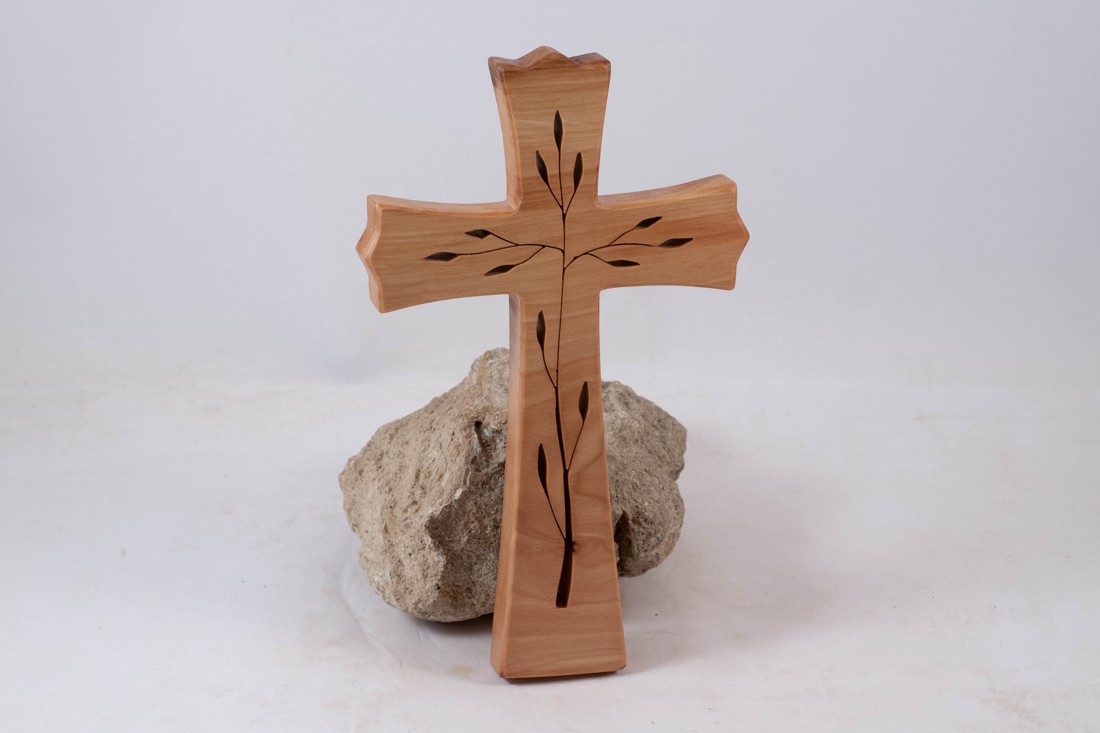 Cruce din lemn cu model, cruce de perete  - casă & stil de viață - accesorii religioase - cruce - Artynos.ro