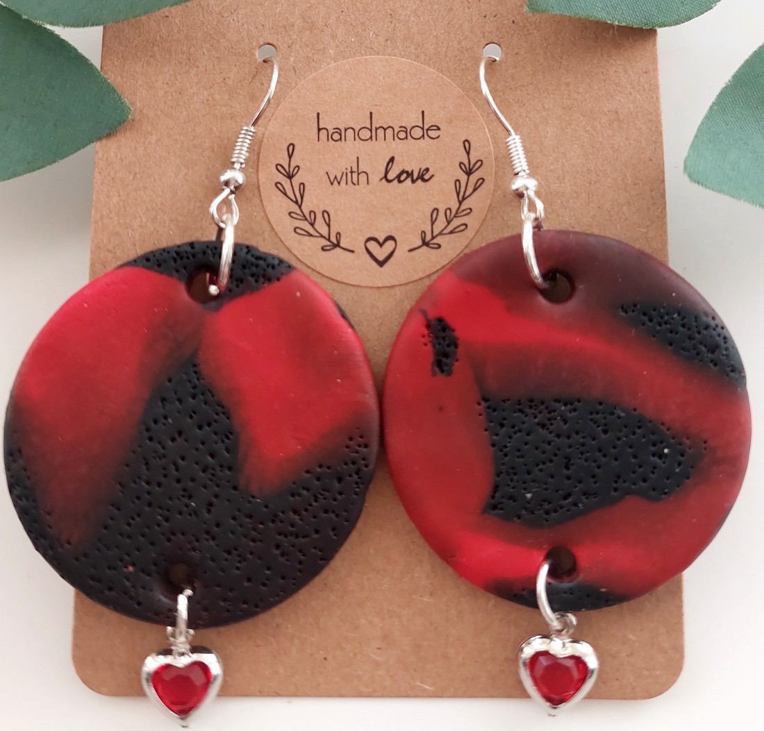 Cercei Eleganță red/black - bijuterii - cercei - cercei agățați - Artynos.ro Cercei Eleganță red/black - bijuterii - cercei - cercei agățați - Artynos.ro
