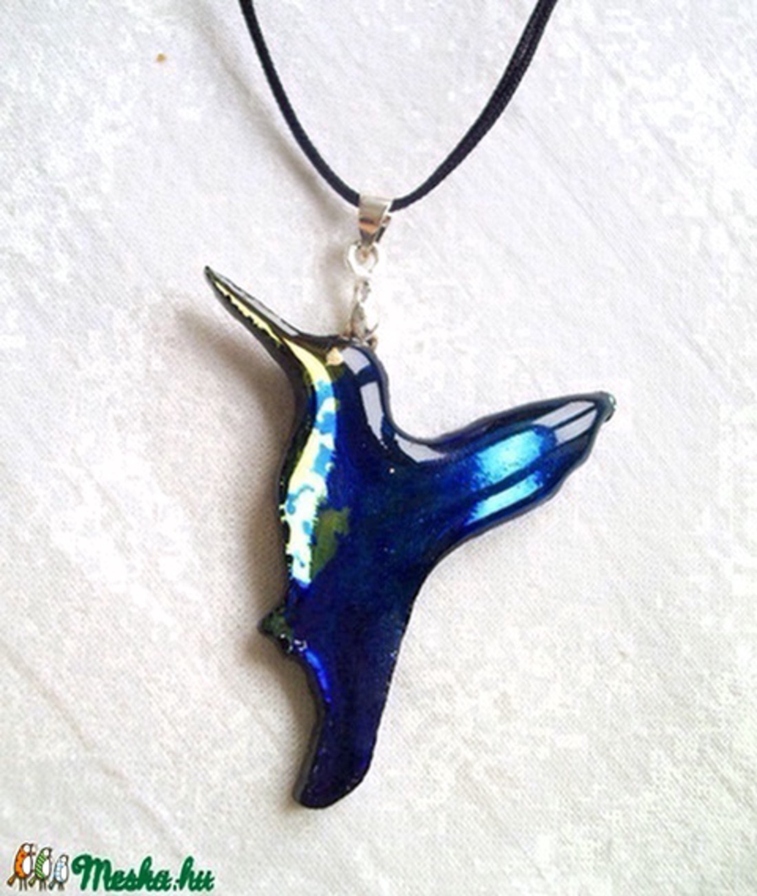 Pasăre colibri ultra albastră II sculptată din sticlă Tiffany - - Artynos.ro Pasăre colibri ultra albastră II sculptată din sticlă Tiffany - - Artynos.ro