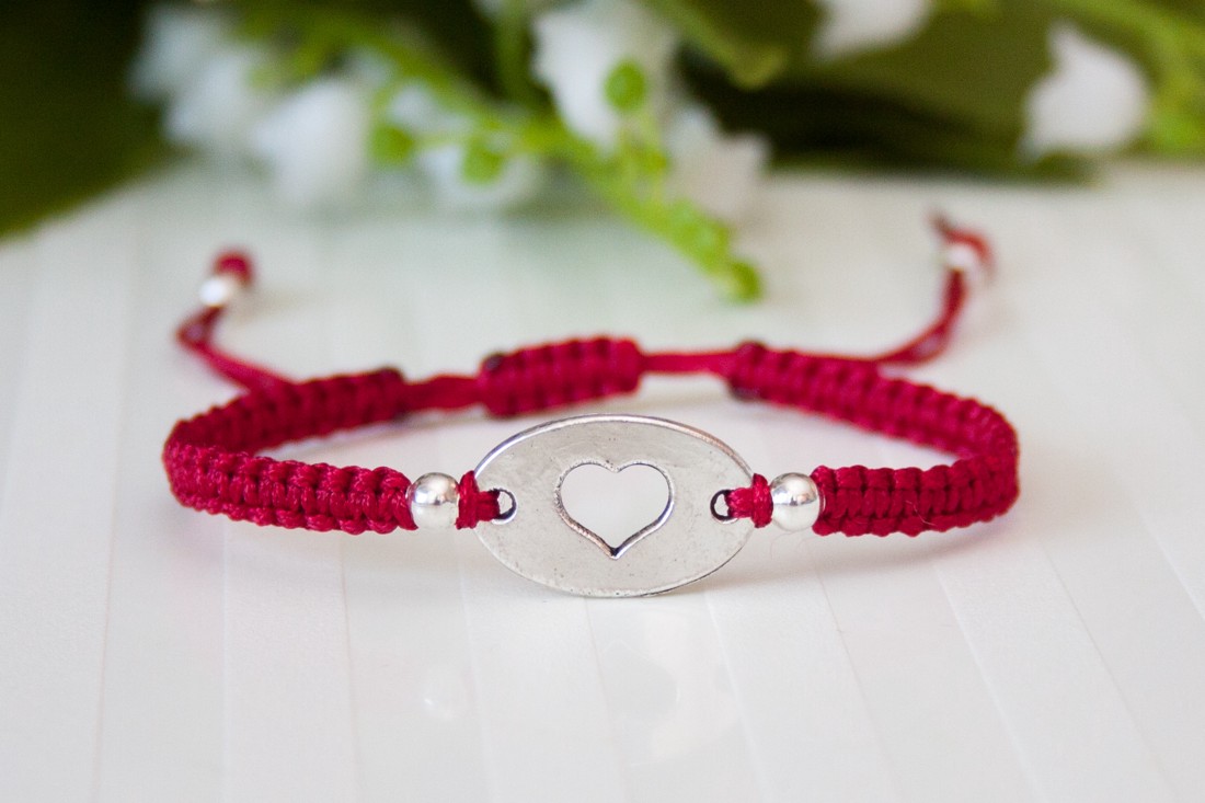 Brățară macramé împletită - Hearts burgundy -  - Artynos.ro
