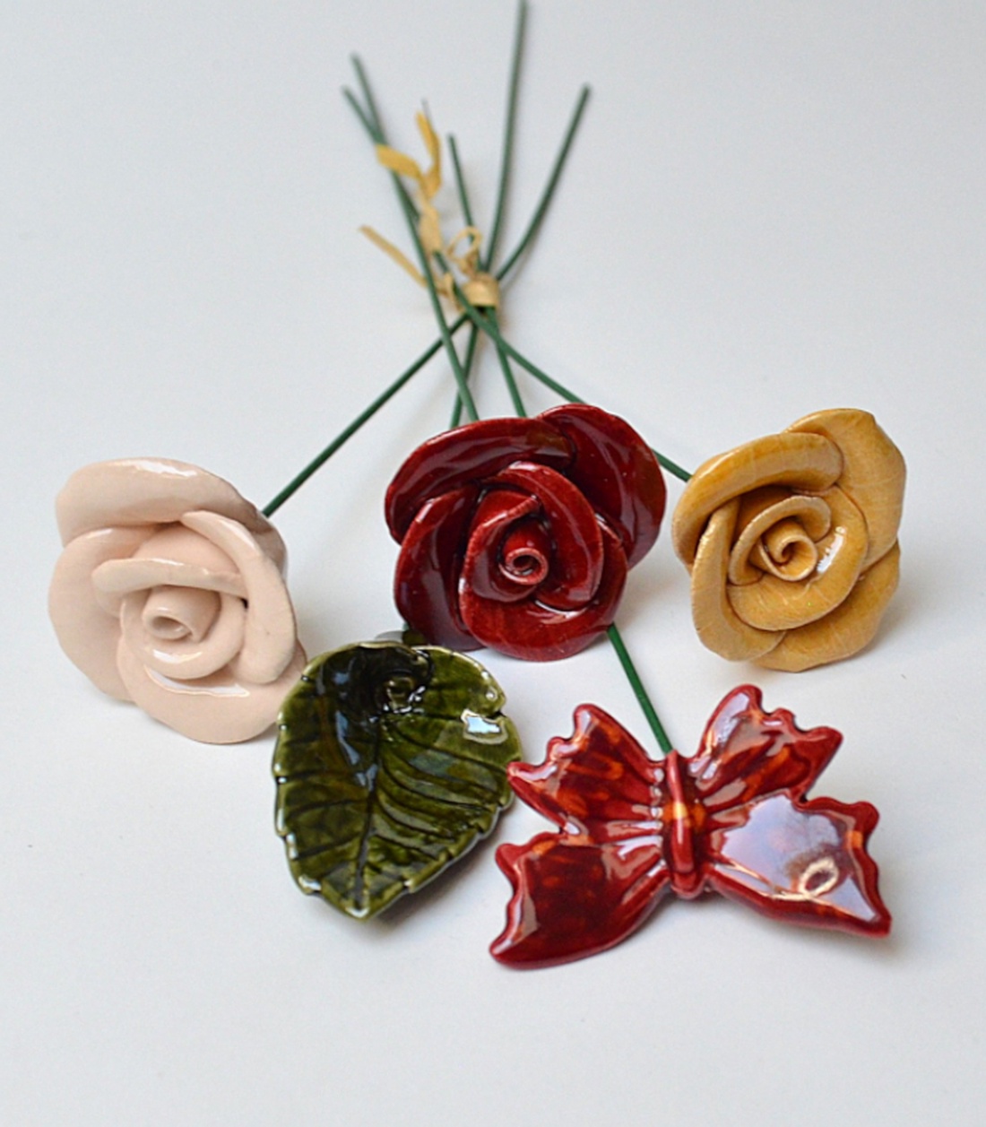 Buchet de trandafiri, cu flori mixte din ceramică - casă & stil de viață - decorațiuni de casă - accesorii florale - buchete de flori - Artynos.ro