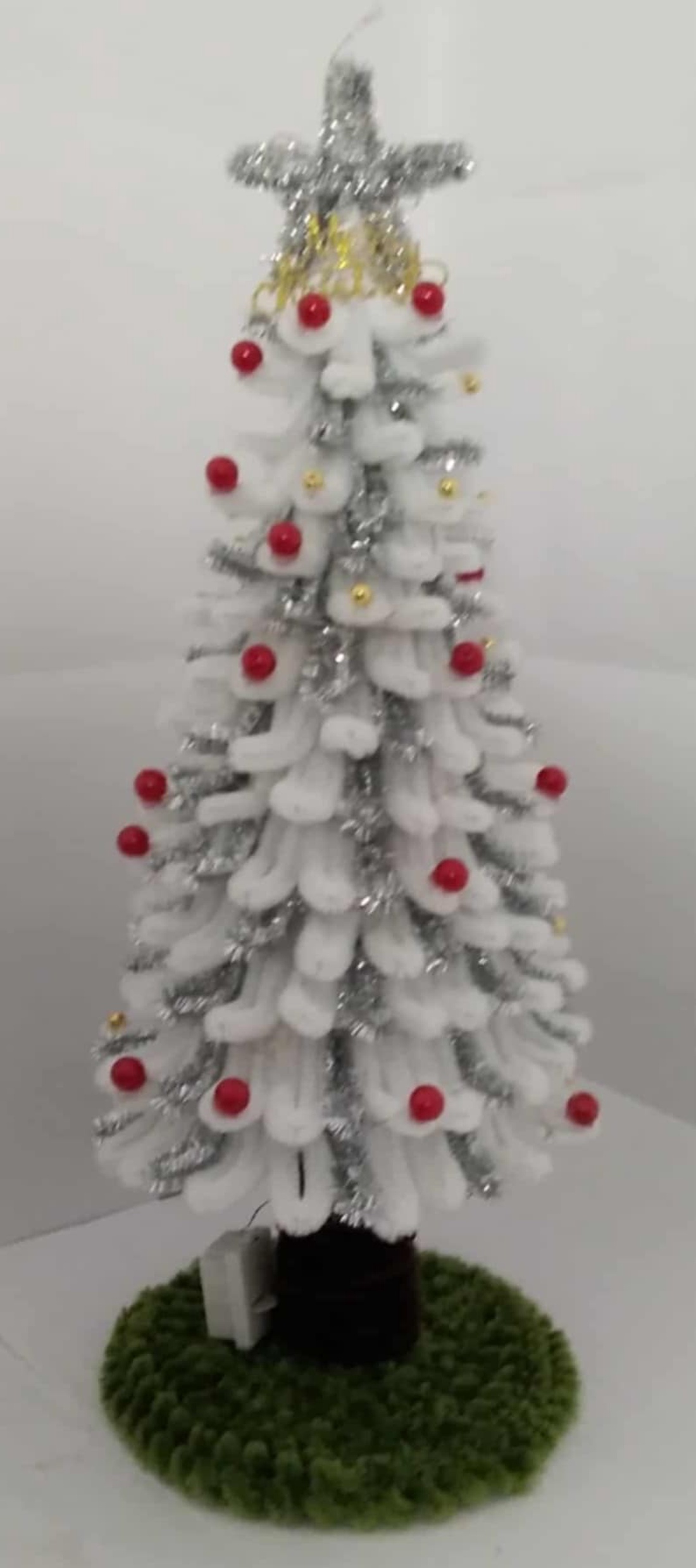 brad luminos din sarma plusata - crăciun - cadouri de moș crăciun - decor cu moș crăciun - Artynos.ro