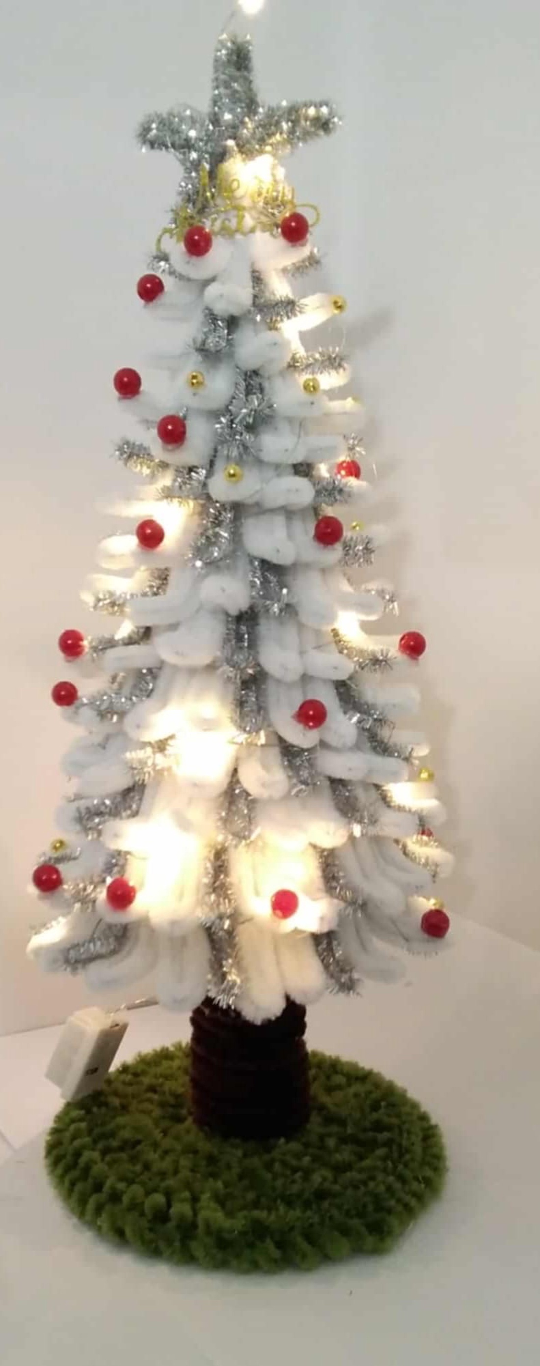 brad luminos din sarma plusata - crăciun - cadouri de moș crăciun - decor cu moș crăciun - Artynos.ro