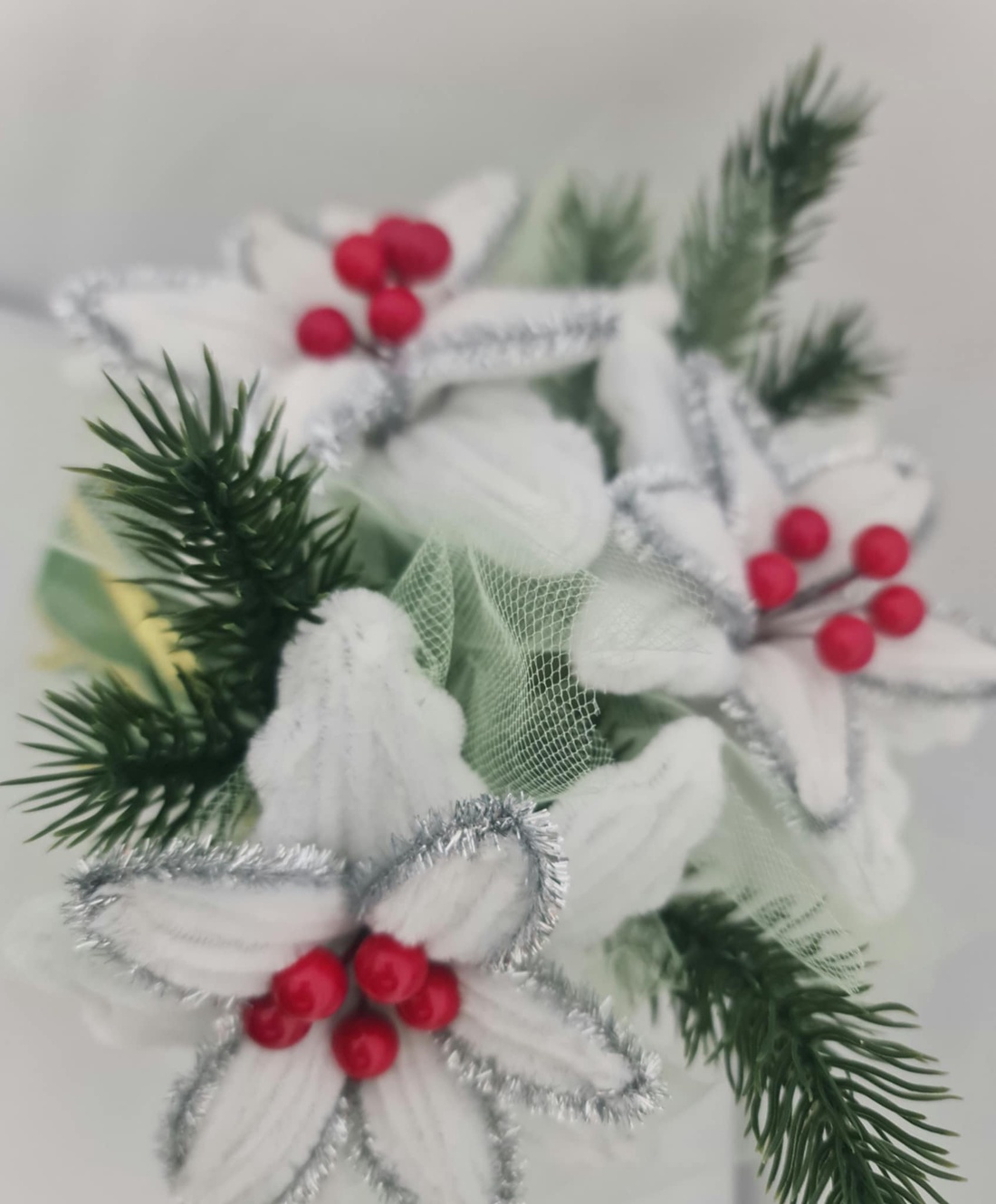 craciunita alba - crăciun - decorațiuni de crăciun de casă - decor pentru masă de crăciun - Artynos.ro