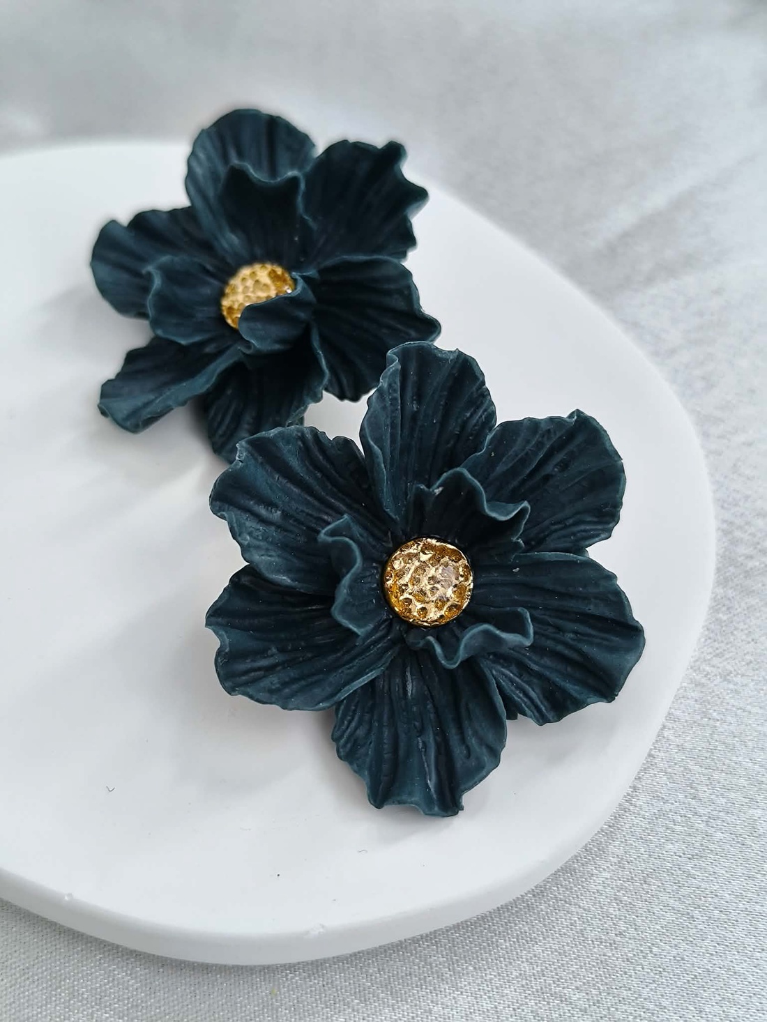 Cercei Floare stilizata - bijuterii - cercei - cercei lungi - Artynos.ro