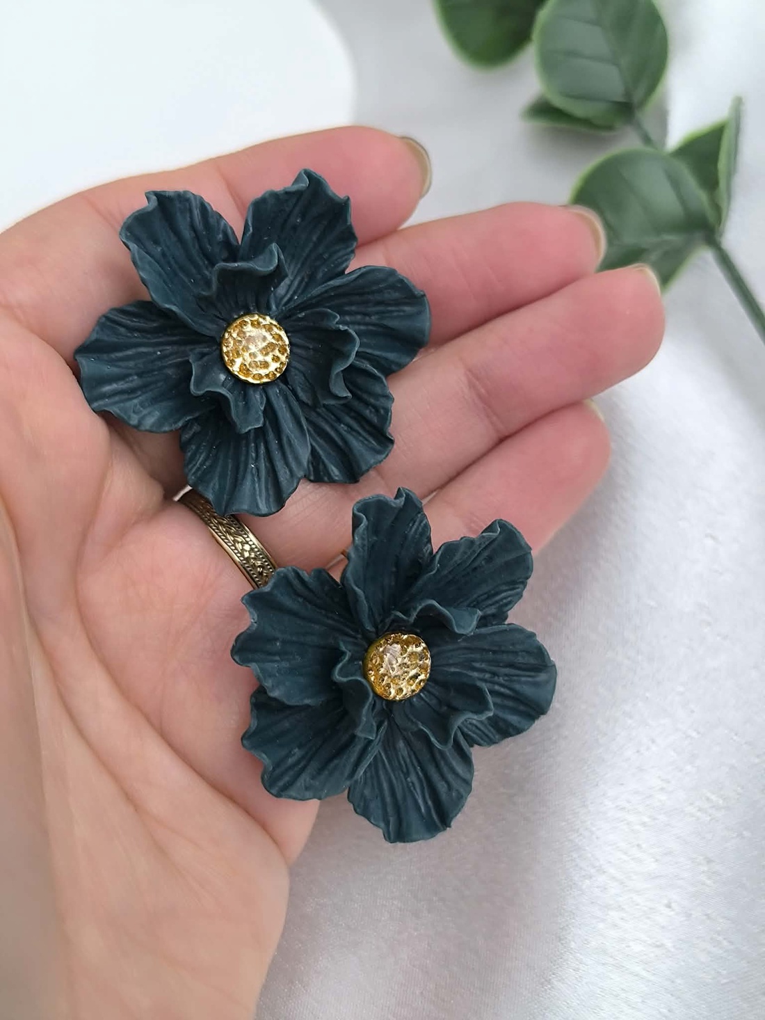 Cercei Floare stilizata - bijuterii - cercei - cercei lungi - Artynos.ro