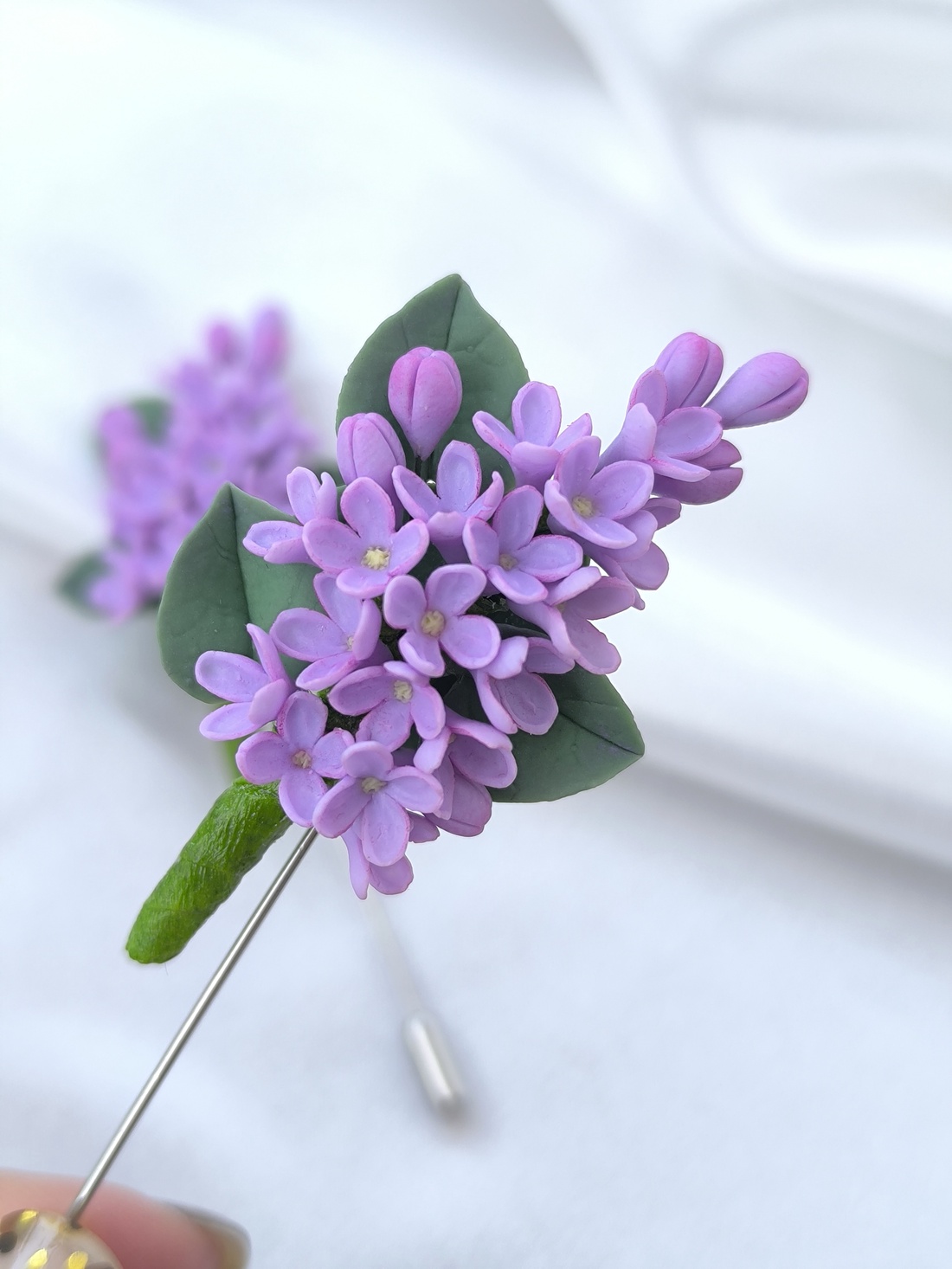 Broșa Liliac - bijuterii - broșe - Artynos.ro