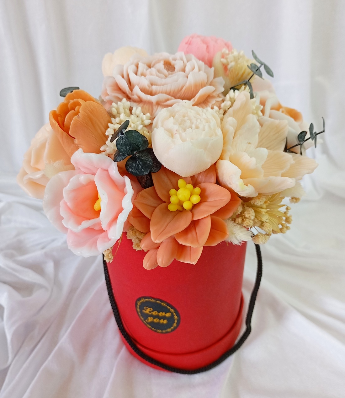Aranjament din flori de săpun - casă & stil de viață - accesorii pentru decorat casa - suport de flori - cutii flori - Artynos.ro Aranjament din flori de săpun - casă & stil de viață - accesorii pentru decorat casa - suport de flori - cutii flori - Artynos.ro