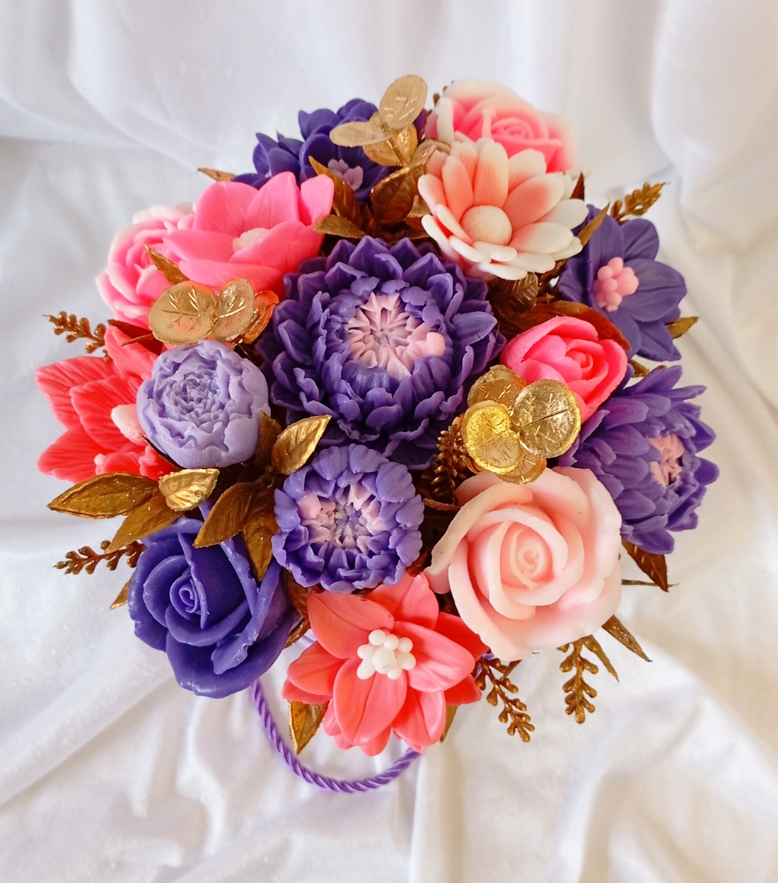 Aranjament din flori de săpun - casă & stil de viață - accesorii pentru decorat casa - suport de flori - cutii flori - Artynos.ro Aranjament din flori de săpun - casă & stil de viață - accesorii pentru decorat casa - suport de flori - cutii flori - Artynos.ro