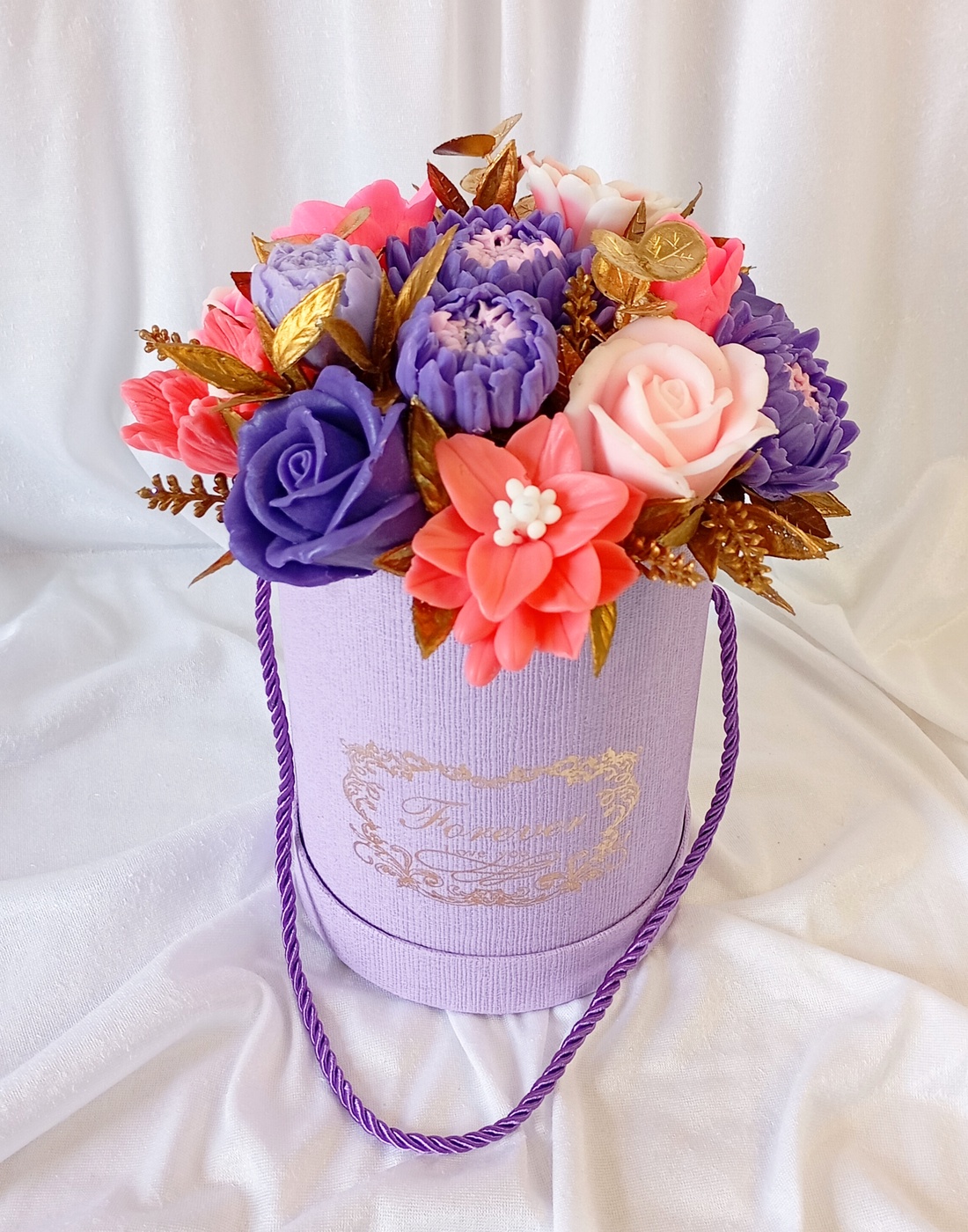 Aranjament din flori de săpun - casă & stil de viață - accesorii pentru decorat casa - suport de flori - cutii flori - Artynos.ro Aranjament din flori de săpun - casă & stil de viață - accesorii pentru decorat casa - suport de flori - cutii flori - Artynos.ro