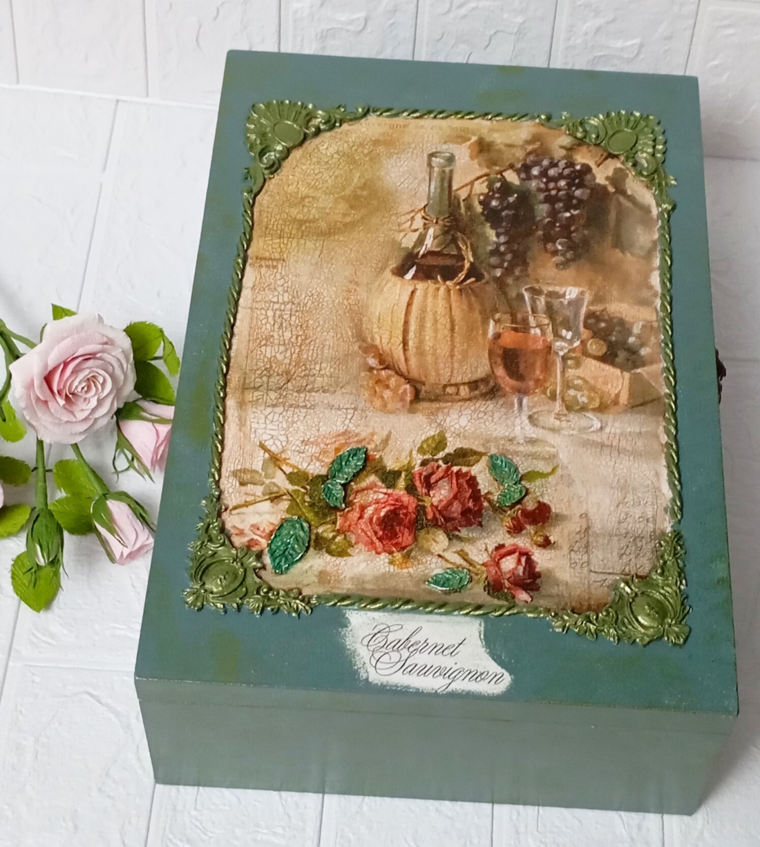 Cutie cadou pentru vin - accessorii și unelte - obiecte de decorare - acril - Artynos.ro Cutie cadou pentru vin - accessorii și unelte - obiecte de decorare - acril - Artynos.ro