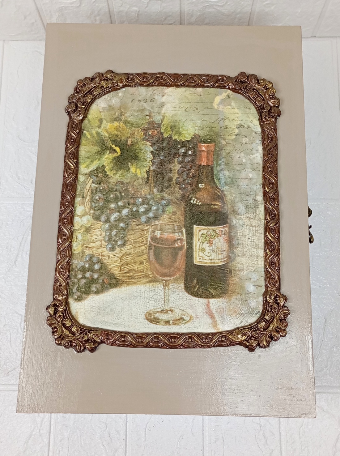 Cutie cadou pentru vin - accessorii și unelte - obiecte de decorare - acril - Artynos.ro Cutie cadou pentru vin - accessorii și unelte - obiecte de decorare - acril - Artynos.ro