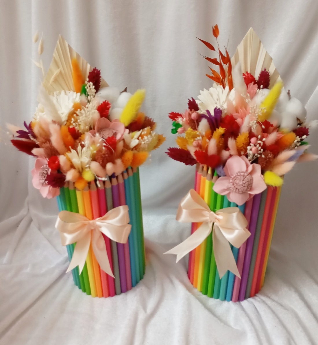 Cutii din creioane colorate - casă & stil de viață - accesorii pentru decorat casa - suport de flori - cutii flori - Artynos.ro Cutii din creioane colorate - casă & stil de viață - accesorii pentru decorat casa - suport de flori - cutii flori - Artynos.ro