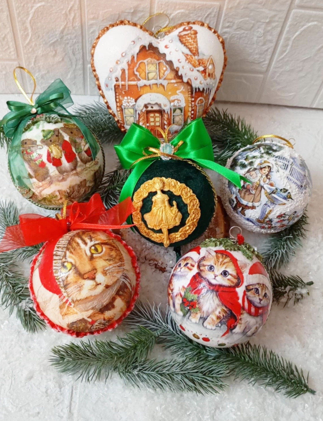 Globuri de Craciun - accesorii de crăciun - decorațiuni de crăciun de casă - decorațiuni pentru pomul de crăciun - Artynos.ro