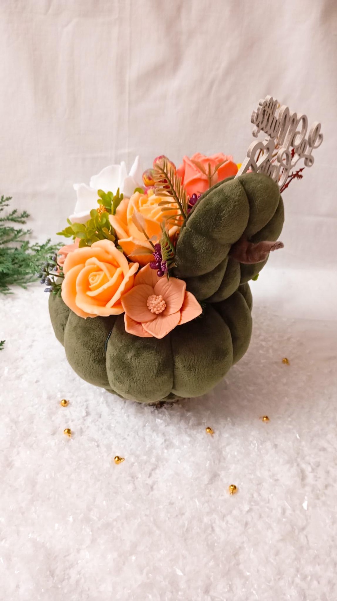 Aranjament cu flori din săpun  - crăciun - decorațiuni de crăciun de casă - decor pentru masă de crăciun - Artynos.ro