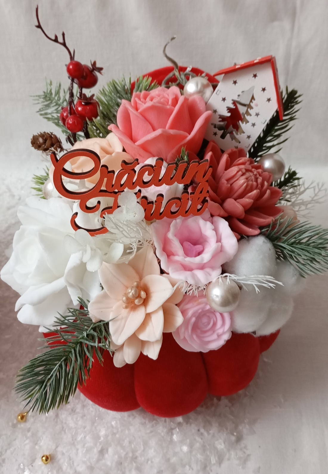 Aranjament cu flori din săpun  - crăciun - decorațiuni de crăciun de casă - decor pentru masă de crăciun - Artynos.ro