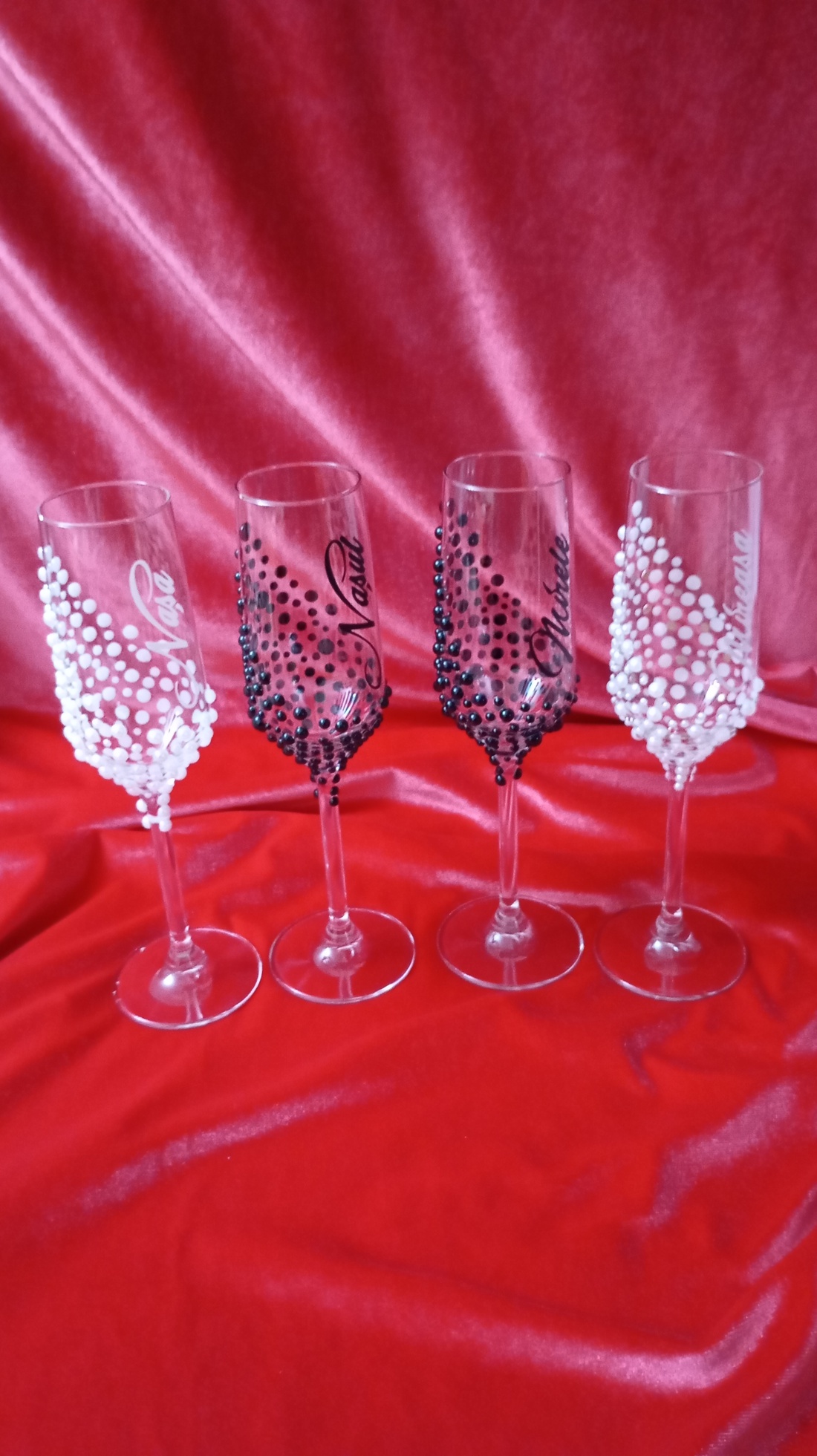 Pahare pentru nunta decorate cu perle - accesorii nuntă - amintiri și cadouri de nuntă - cadou nuntă - pahar de nuntă, set de sticlă - Artynos.ro