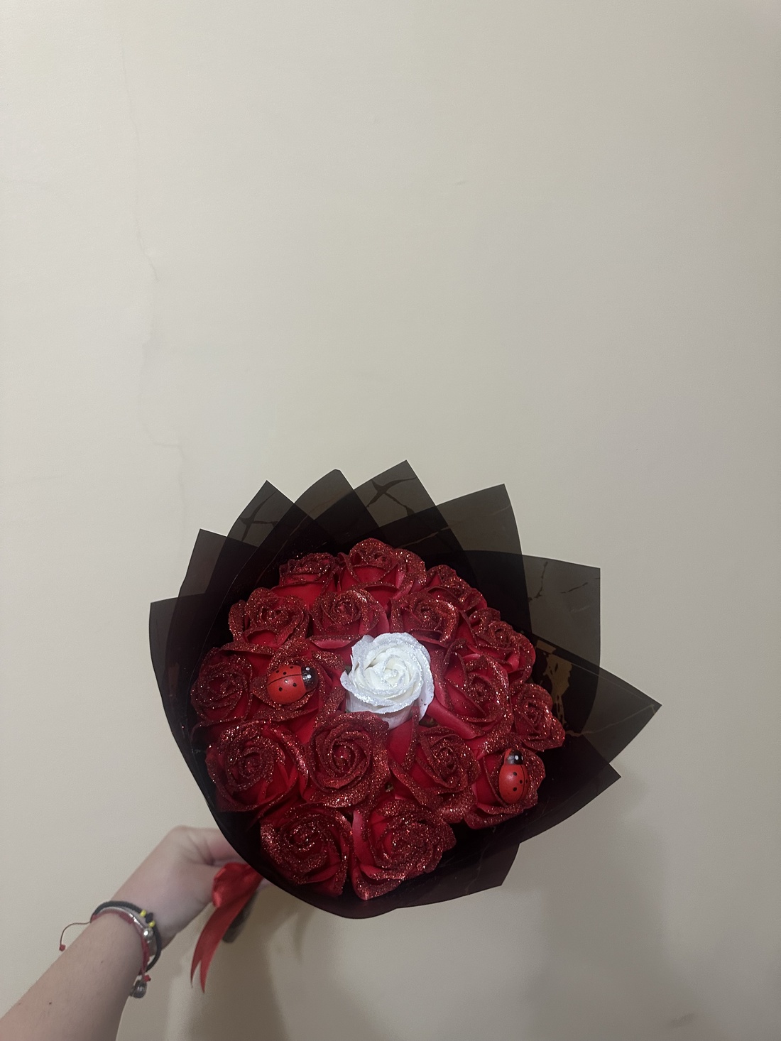 Trandafiri cu sclipici  - casă & stil de viață - decorațiuni de casă - accesorii florale - buchete de flori - Artynos.ro