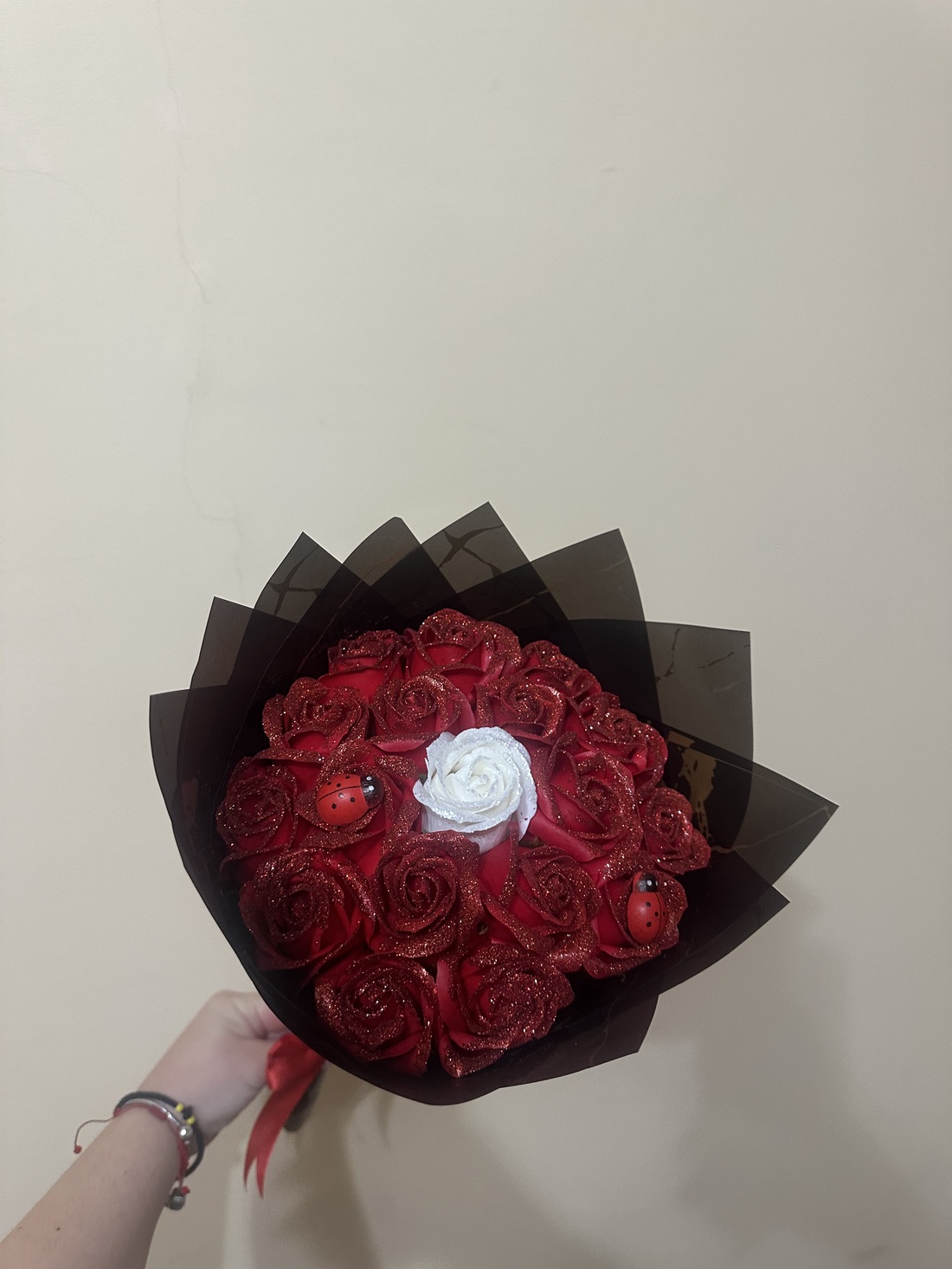 Trandafiri cu sclipici  - casă & stil de viață - decorațiuni de casă - accesorii florale - buchete de flori - Artynos.ro