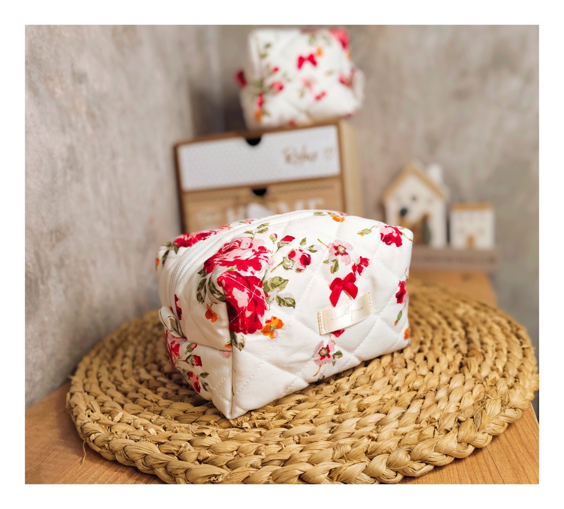 Port fard mărimea M - genți și portofele - genți cosmetice - Artynos.ro