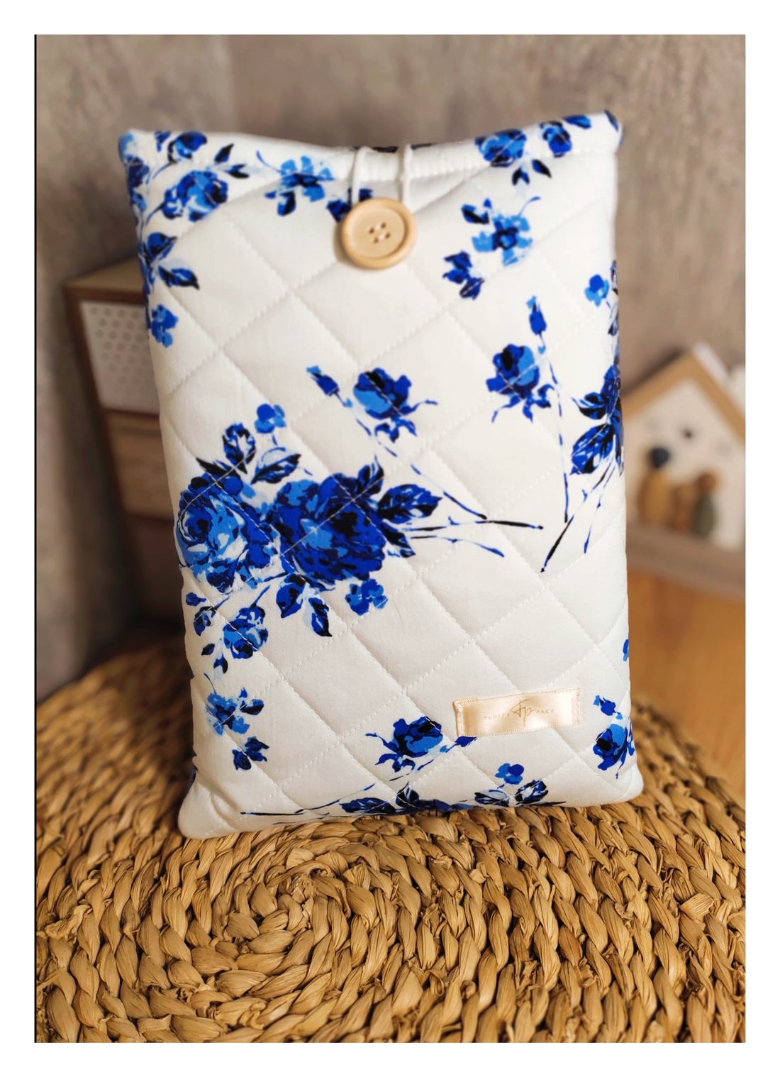 Husa pt carte  - cărți și creații cu tematică muzicală, cadouri - husă de carte - Artynos.ro