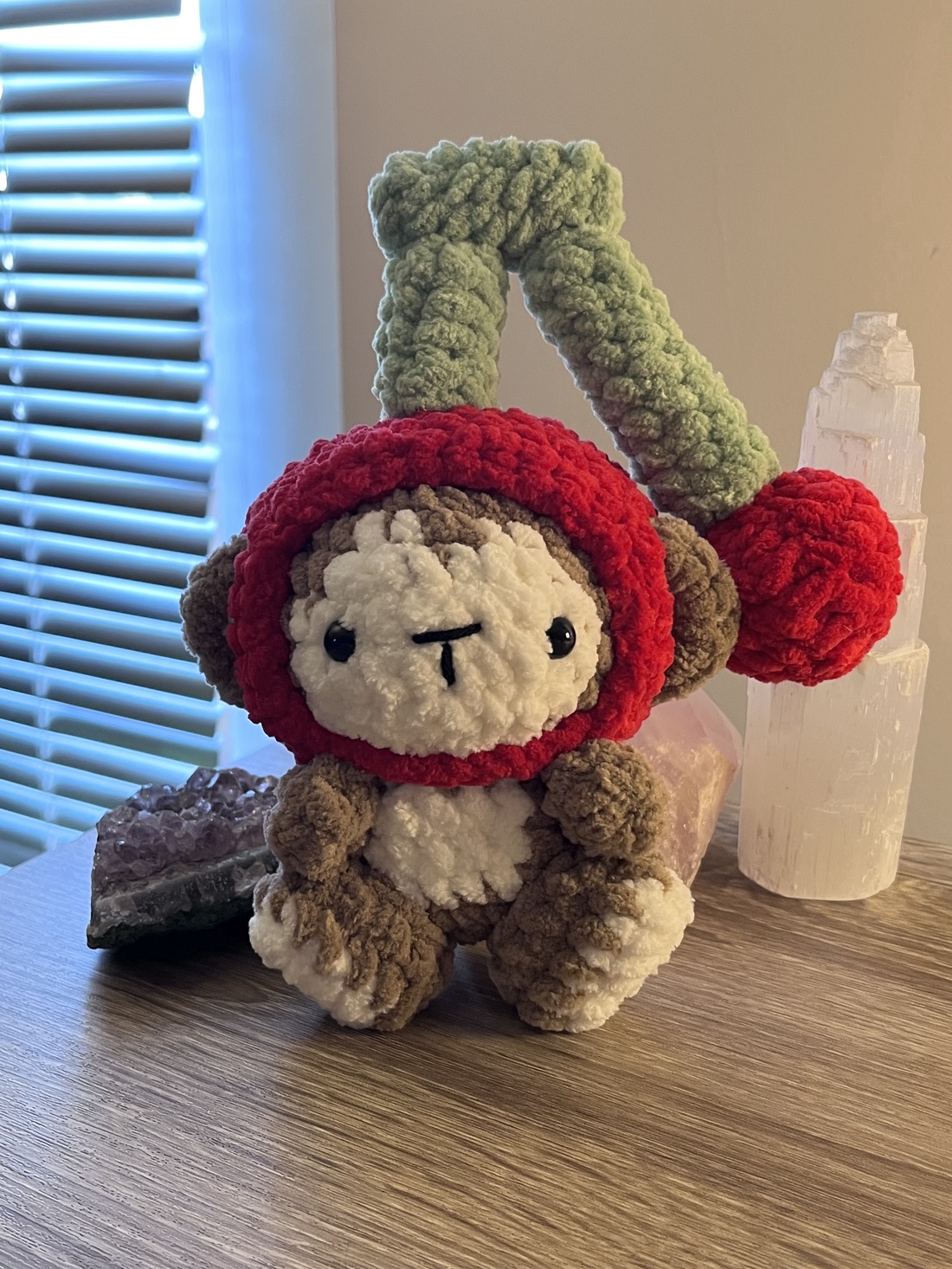 Plu� cro�etat-Cherry Monkey� - jucării și echipamente pentru copii - plușuri - maimuță de pluș - Artynos.ro