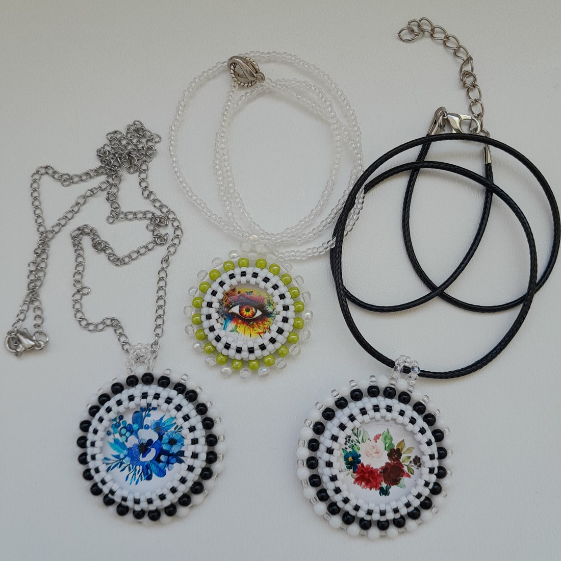 Colier cu margele de sticlă - ochi - - Artynos.ro Colier cu margele de sticlă - ochi - - Artynos.ro