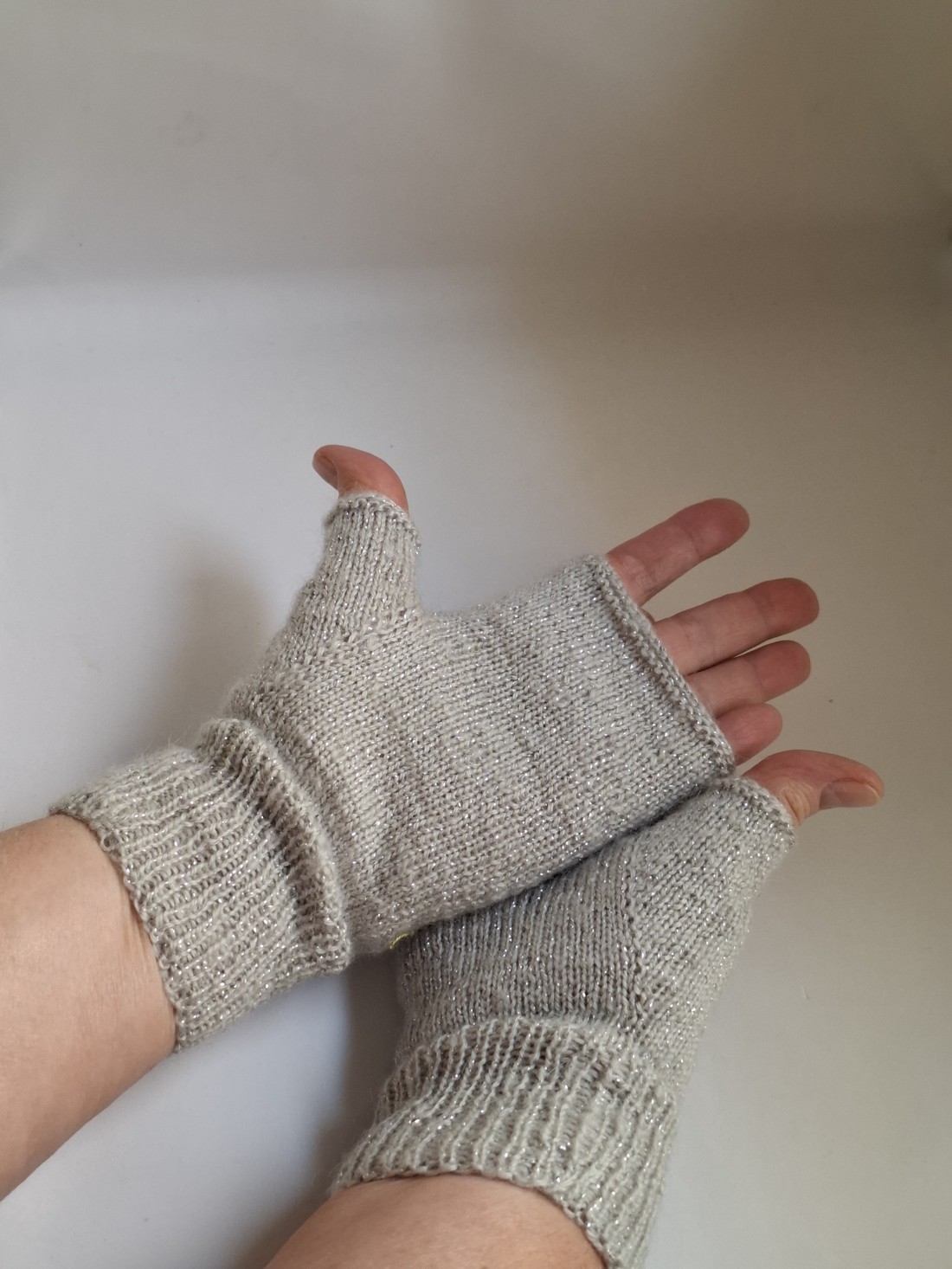 Mănuși tricotate manual, încălzitor de mână -  - Artynos.ro