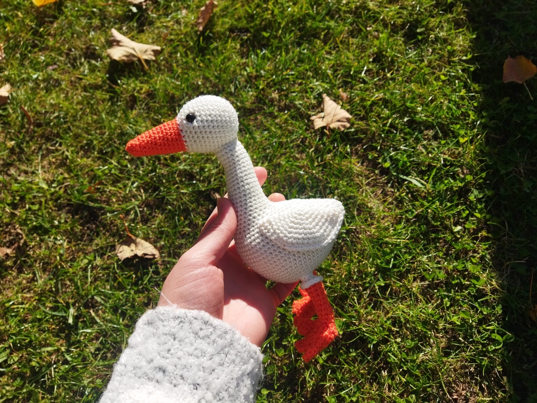 Gâscă croșetată - jucării și echipamente pentru copii - plușuri - figurine de pluș - Artynos.ro